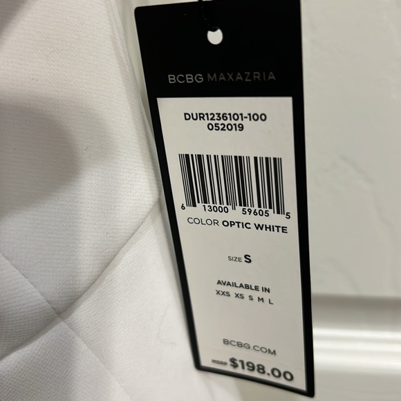 Never worn, white BCBG white halter top. Very classy and timeless - Picture 2 of 4